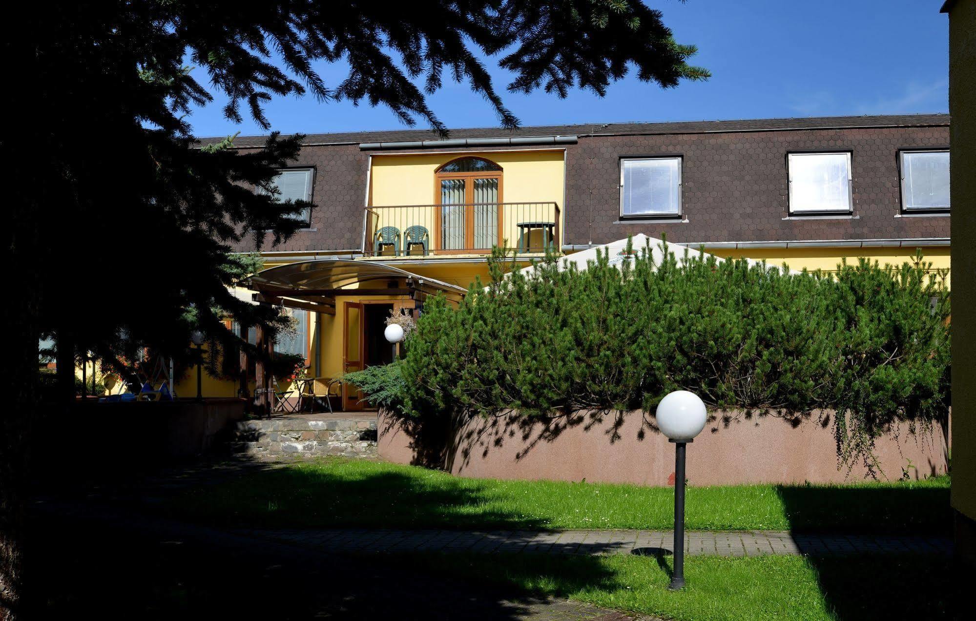 Penzion Agrothermal Besenova Exterior photo